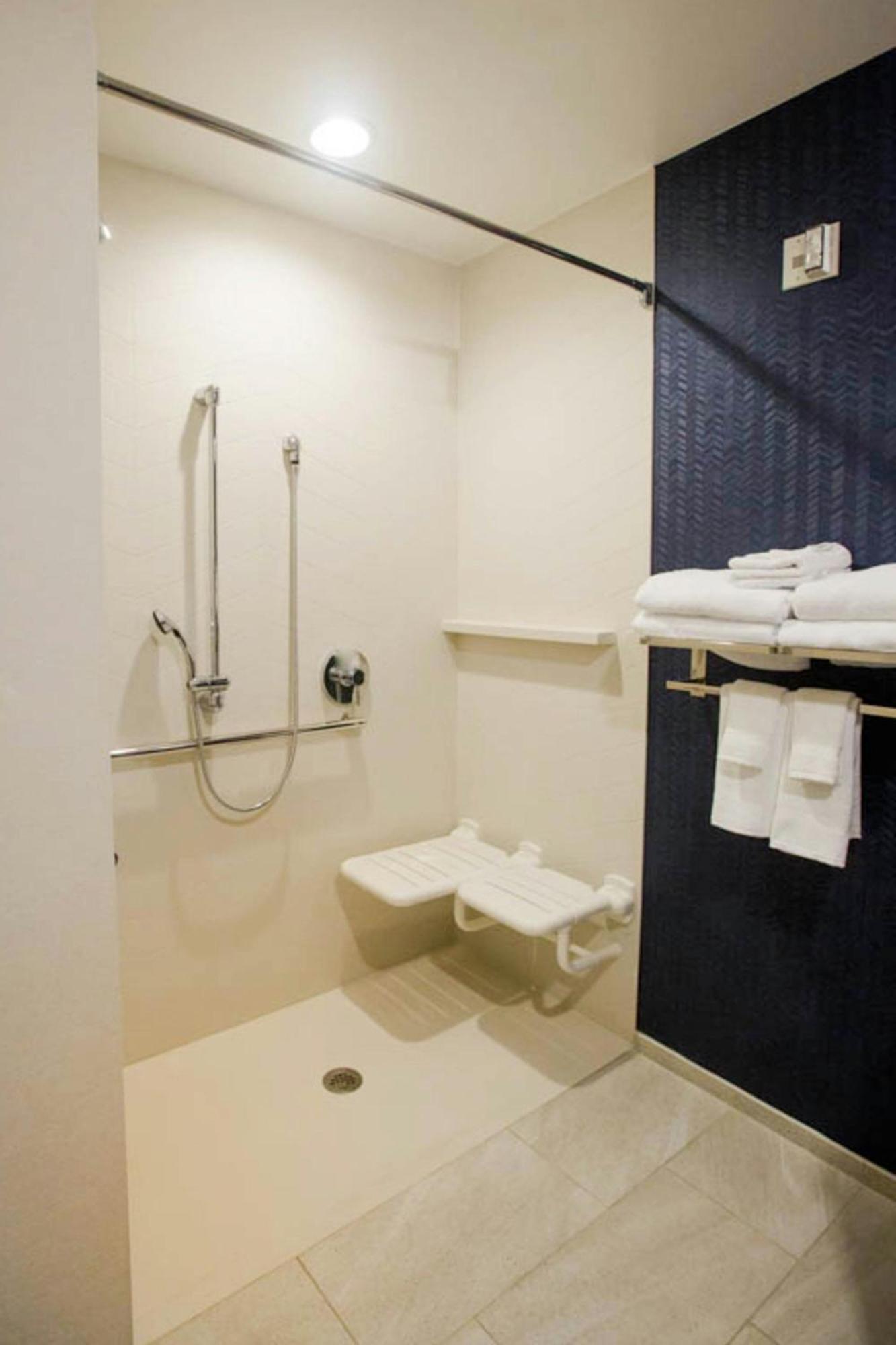 Fairfield Inn & Suites By Marriott Philadelphia Broomall/Newtown Square Eksteriør bilde